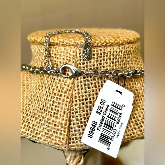 COPY - ⚜️9 Charm Fleur De Lis Lion Shield Key Crown Faceted Glass Silver Tone N… - Picture 6 of 6